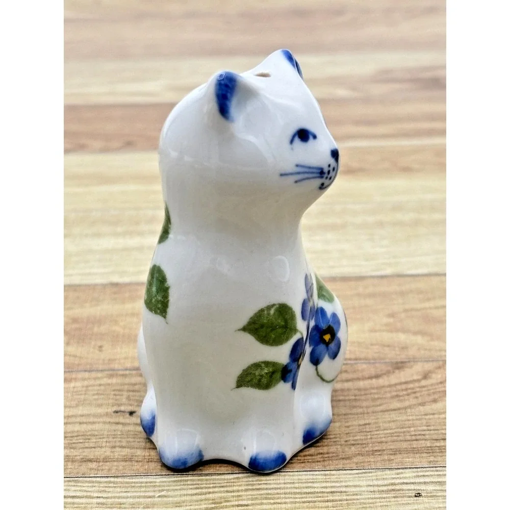 Andrea by Sadek Blue And White Cats Kitties Salt and Pepper Shakers and Tray Set